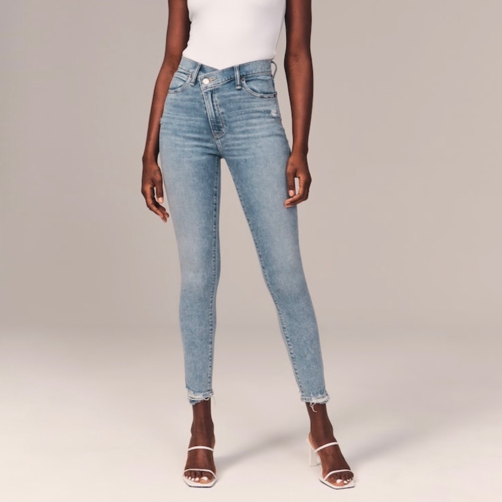 NWOT A&F High Rise Super Skinny Ankle Jean